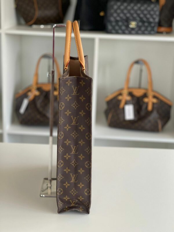 <b>Sac Plat Louis Vuitton</b> - Image 3