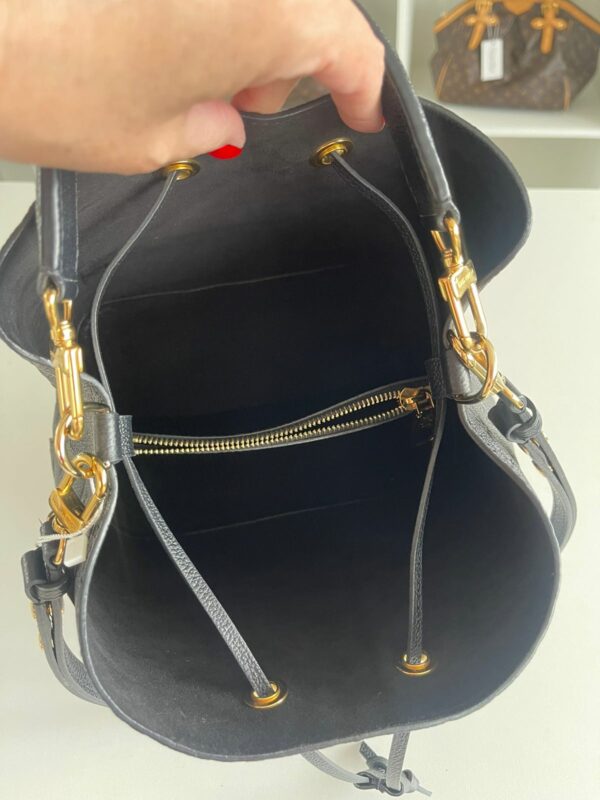 <b>Bolsa Neonoé Louis Vuitton</b> - Image 5